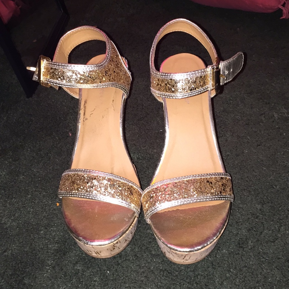 Gold wedges